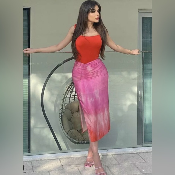 Zara Dresses & Skirts - NWT Zara Pink midi Skirt M